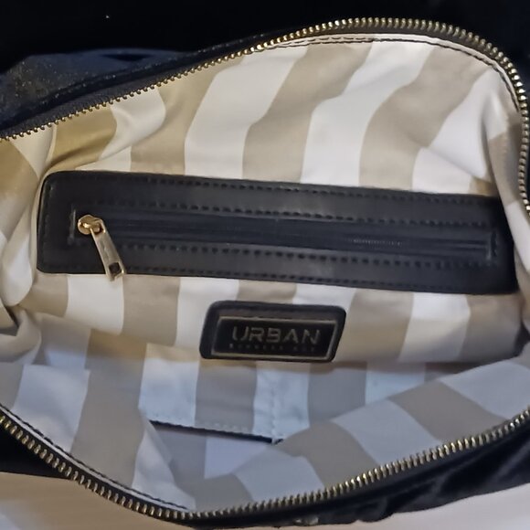 Urban Expressions Blk Velvet Embrodered Convertible Bag - Picture 4 of 6